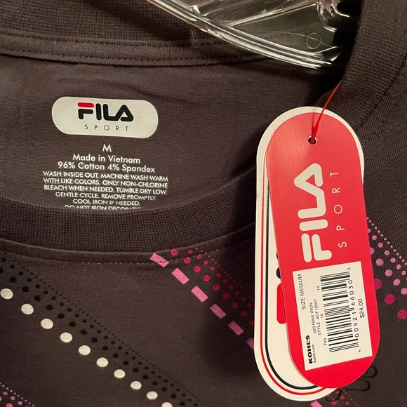 Fila athletic t-shirt. Size medium - Picture 3 of 3
